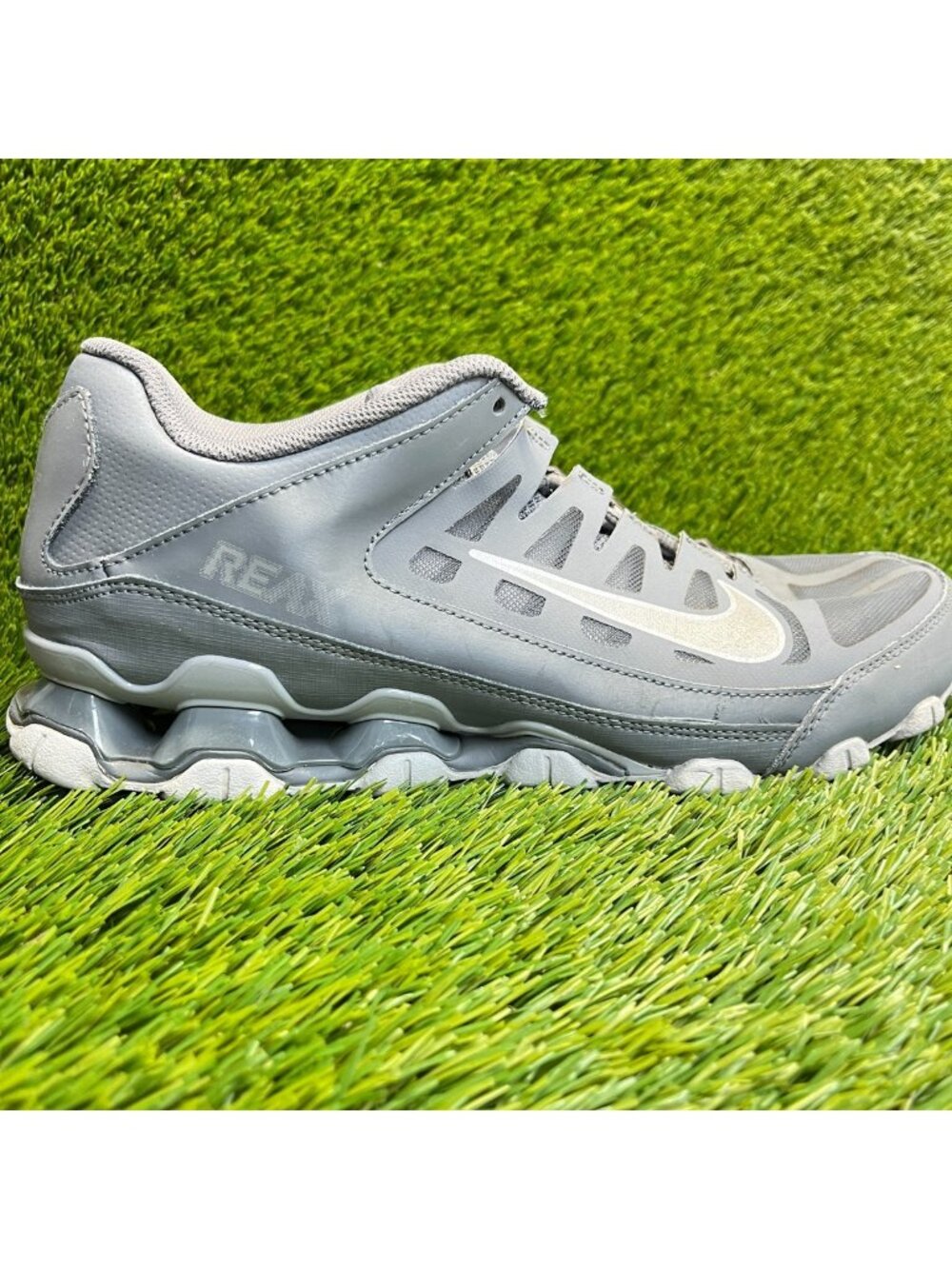 Nike Reax 8 TR Mens Size 10.5 Gray Athletic Running Training Shoes Sneakers